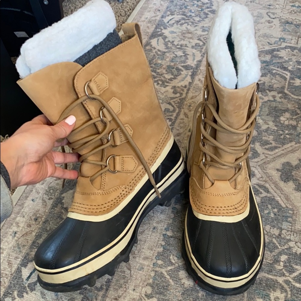 SOREL CARIBOU Women’s Winter boot 7.5 (EUC)